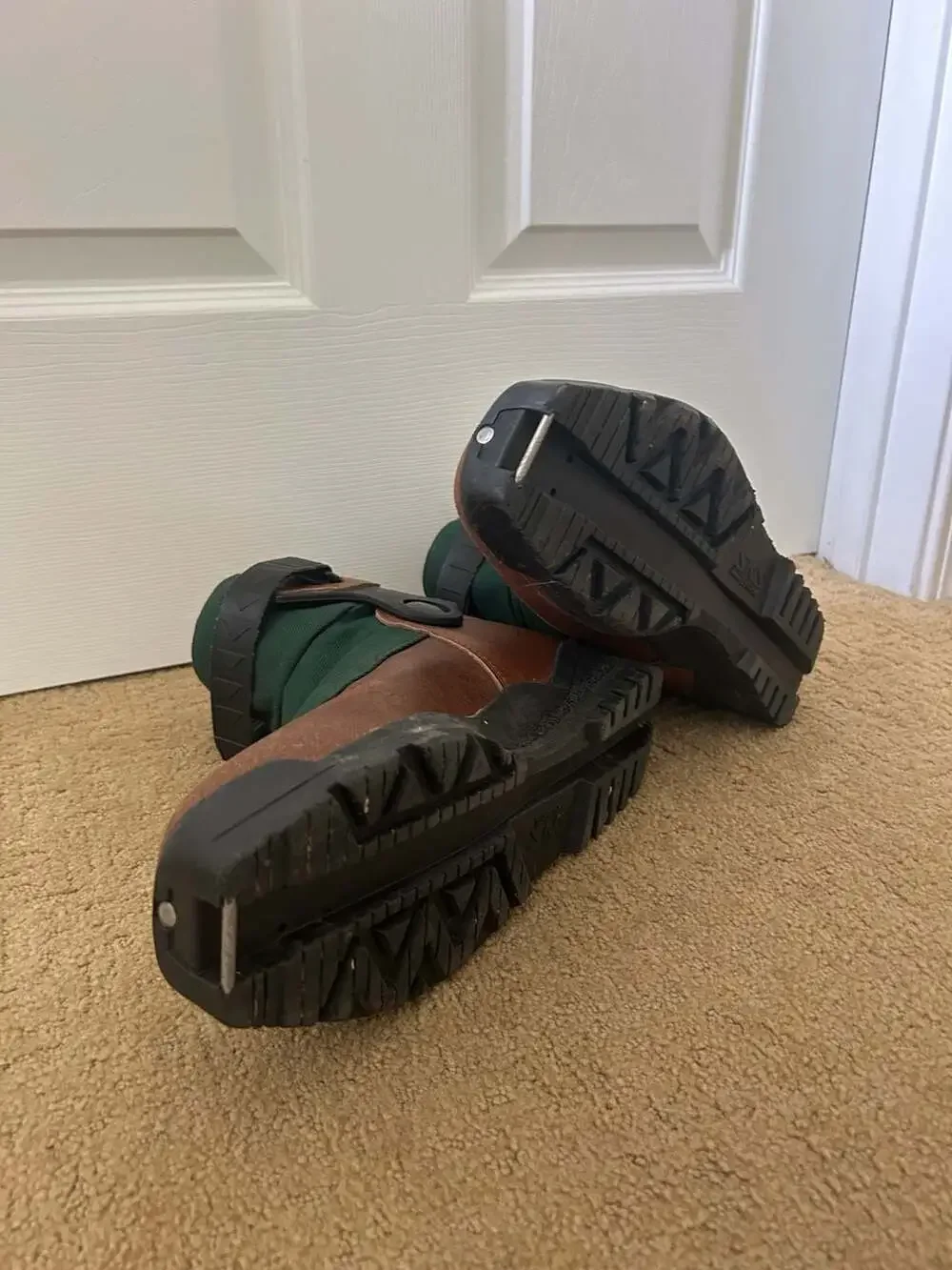 Vintage Salomon Greenland Cross Country Ski Boots Size EU 43